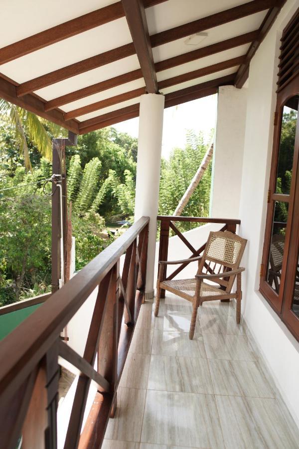 Hotel Surf Nest Hiriketiya Dikwella Sur Exterior foto